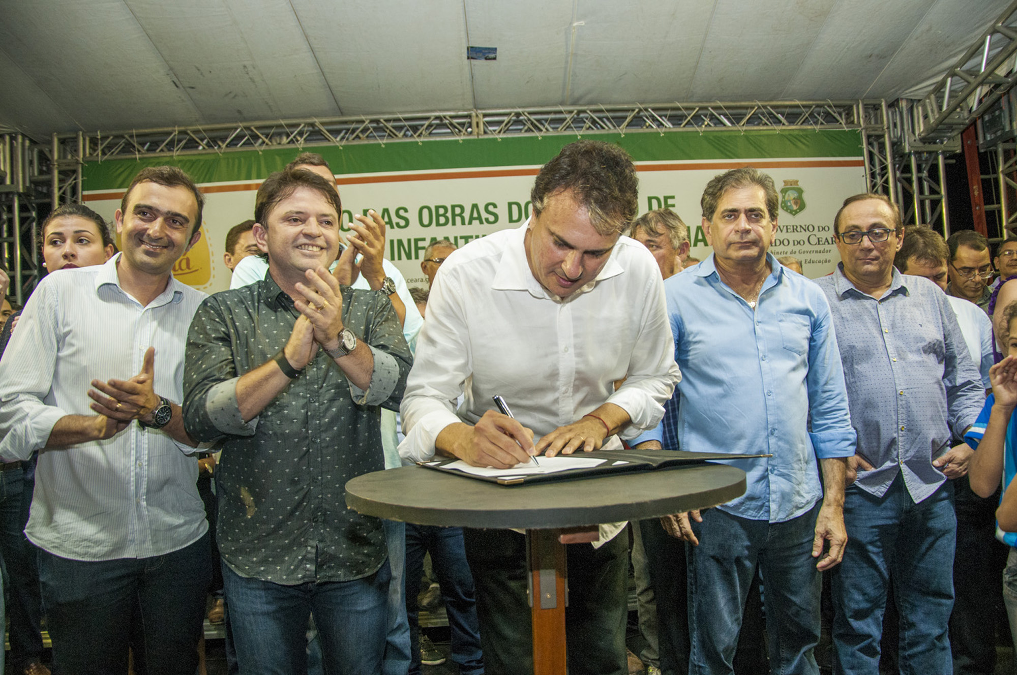 Governador assina Ordem de Serviço de CEI