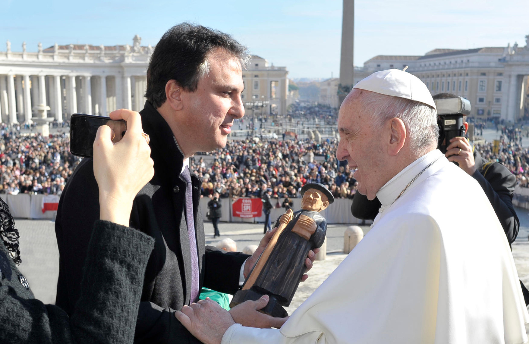 Durante o encontro, Camilo Santana falou sobre o Ceará, agradeceu pela reconciliação de padre Cícero com a Igreja e pediu a beatificação do sacerdote