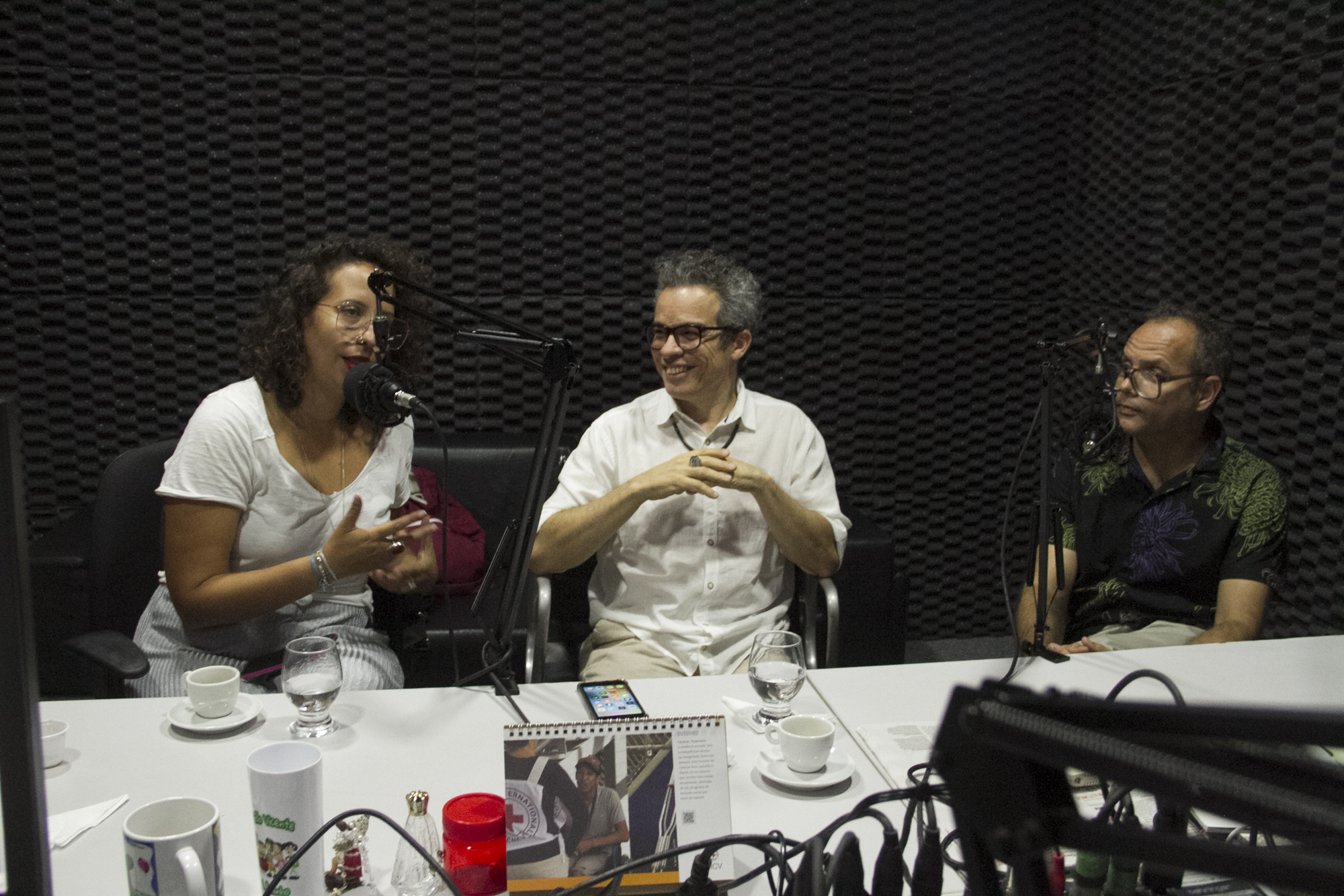 GRAVACAO DE PODCAST SOBRE CULTURA NO ESTUDIO DE RÁDIO DO PALACIO DA ABOLICAO; FOTO © CARLOS GIBAJA/ GOV DO CEARA;