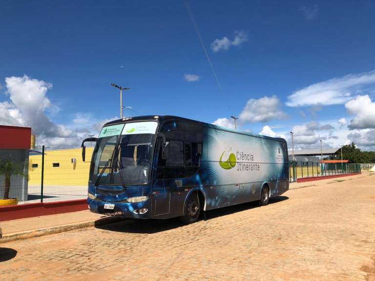 ônibus do ciência itinerante